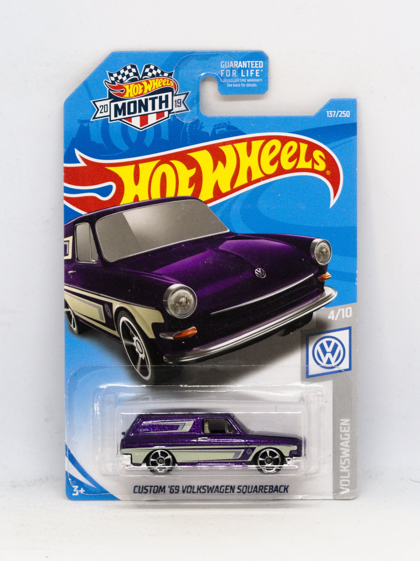 Custom '69 Volkswagen Squareback Fioletowy