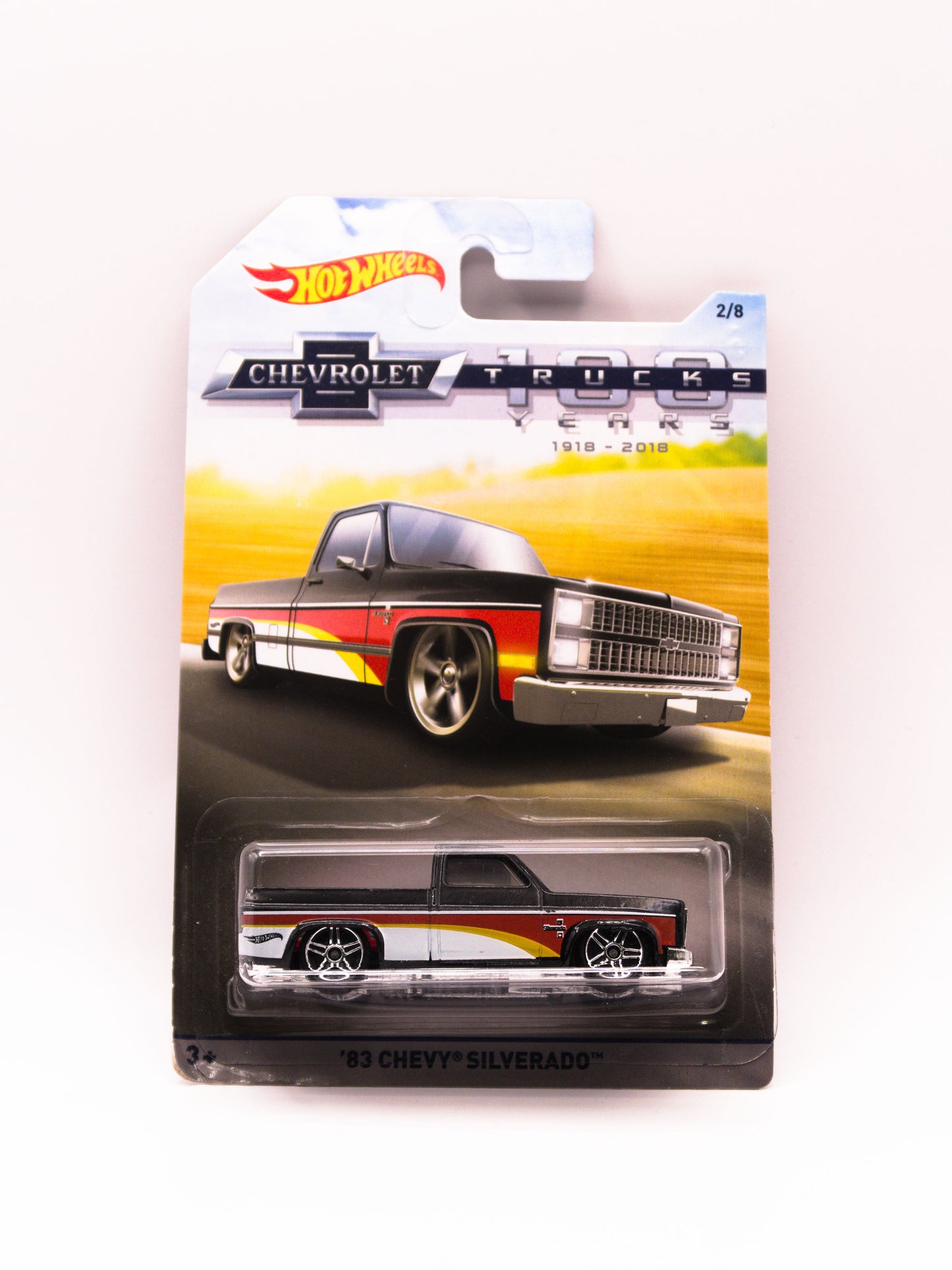 '83 Chevy Silverado Czarny 100 Trucks Years