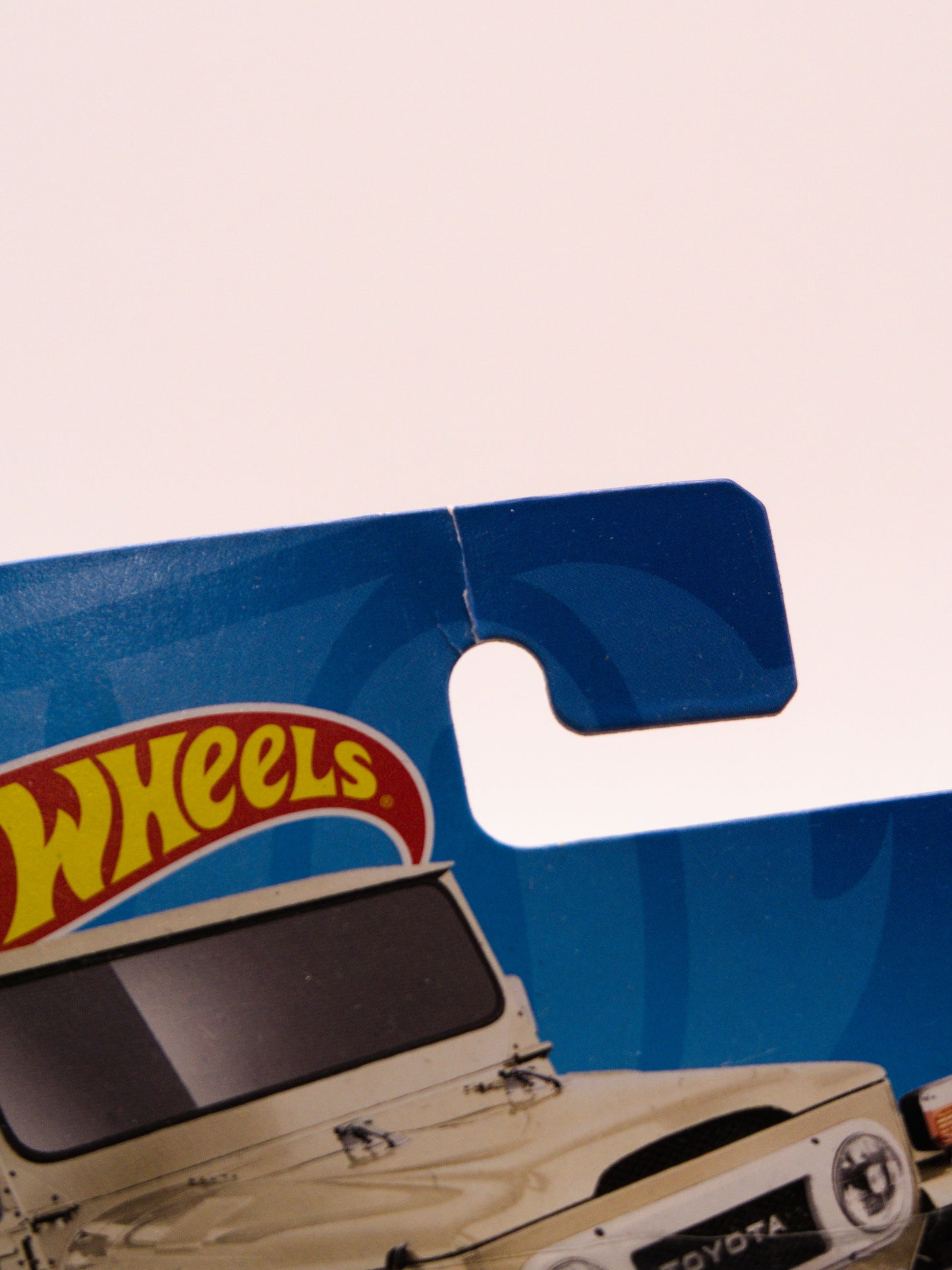 Toyota Land Cruiser Beżowy Treasure Hunt *Haczyk