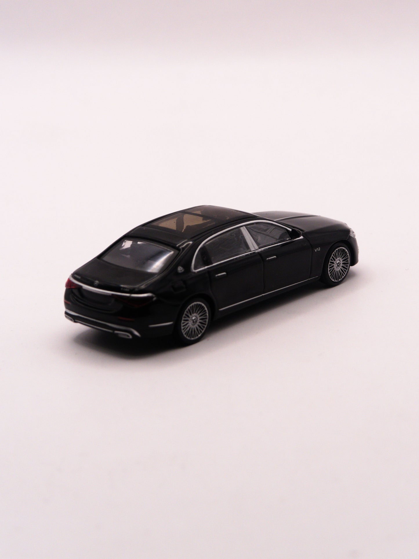 Mini GT #977 Mercedes Maybach S 680 Czarny