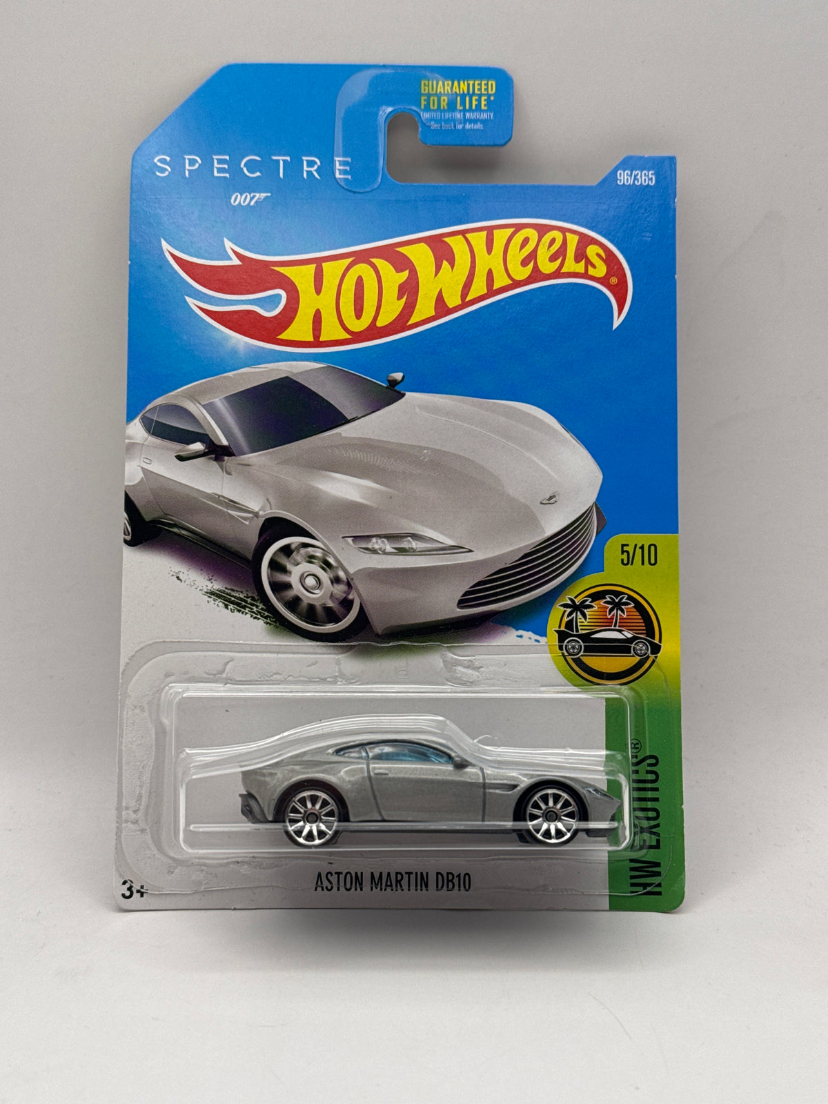 Aston Martin DB10 Srebrny