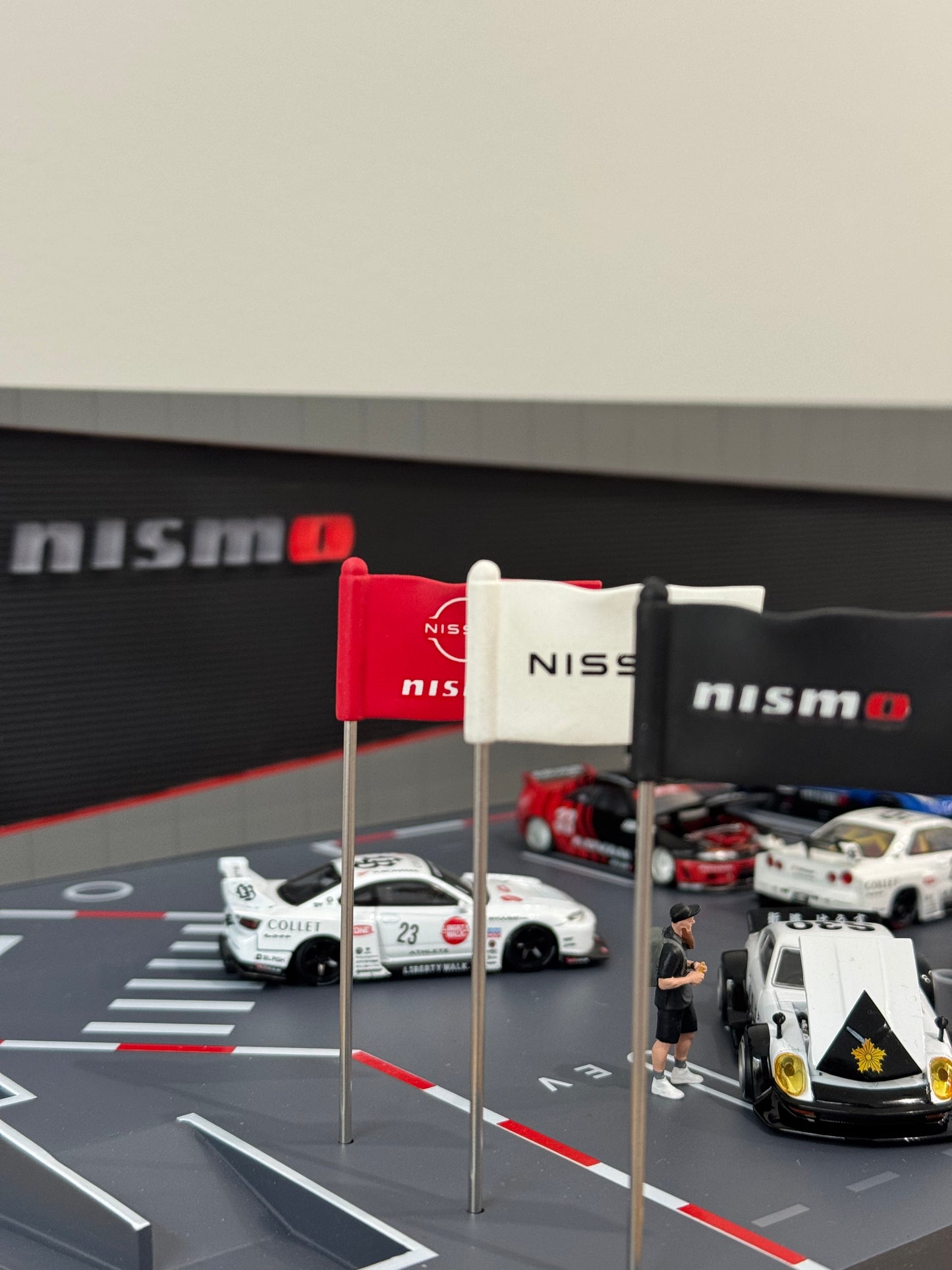 Mini GT #AC34 Diorama Nismo - Parking 40TH Anniversary Nismo Operation