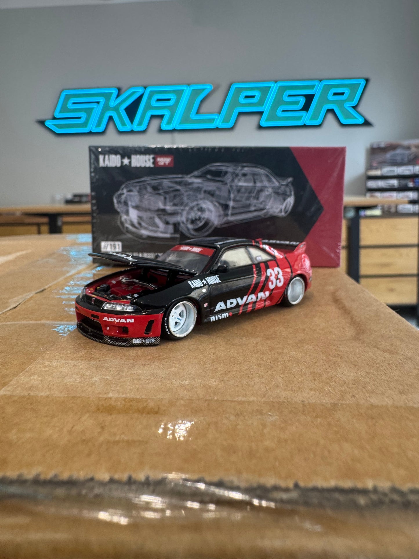 Kaido House #191 Nissan Skyline GT-R R33 Advan Works - SEALED BOX! CHASE!