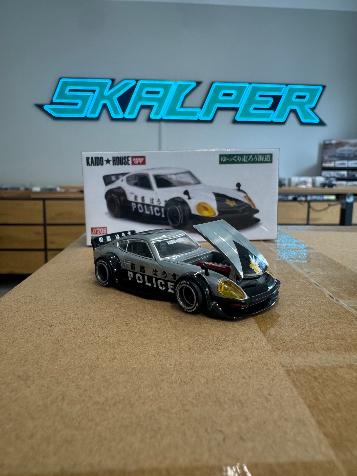 Kaido House #208 Nissan Fairlady Z Police Czarno-Biały - SEALED BOX! CHASE!