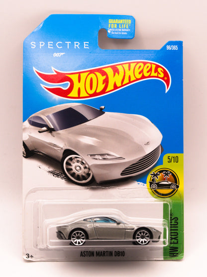 Aston Martin DB10 Srebrny *Haczyk