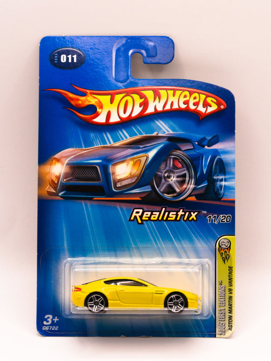 Aston Martin V8 Vantage Żółty Realistix