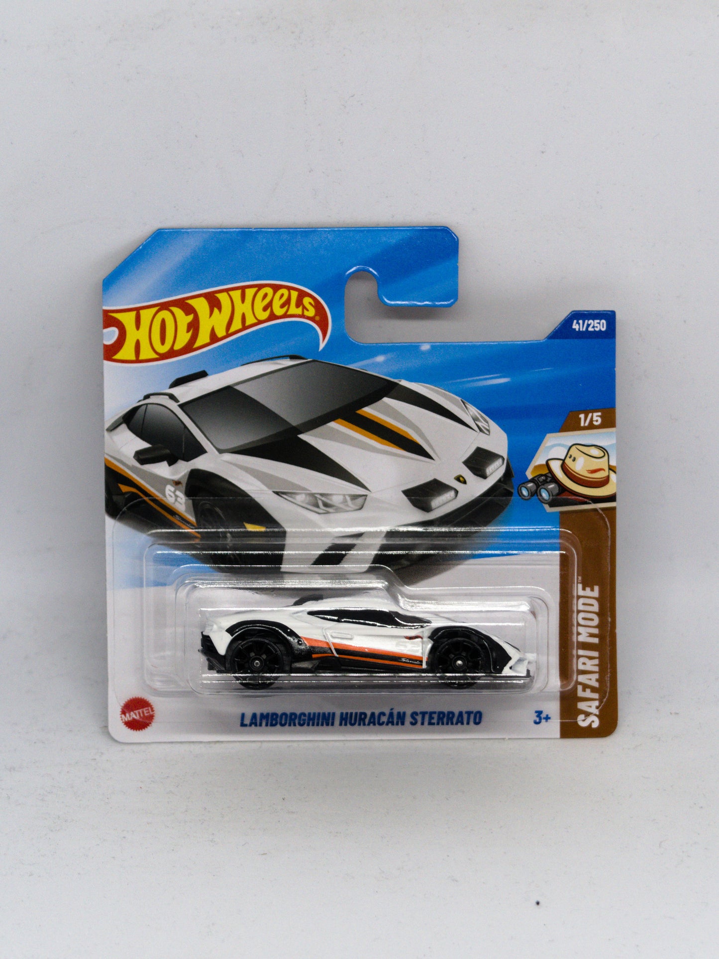 Lamborghini Huracan Sterrato Biały