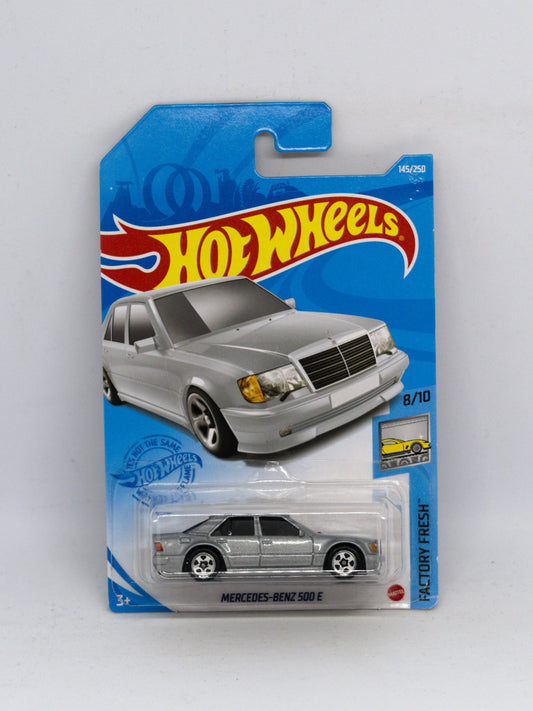 Mercedes-Benz 500 E Srebrny *Uszkodzony haczyk