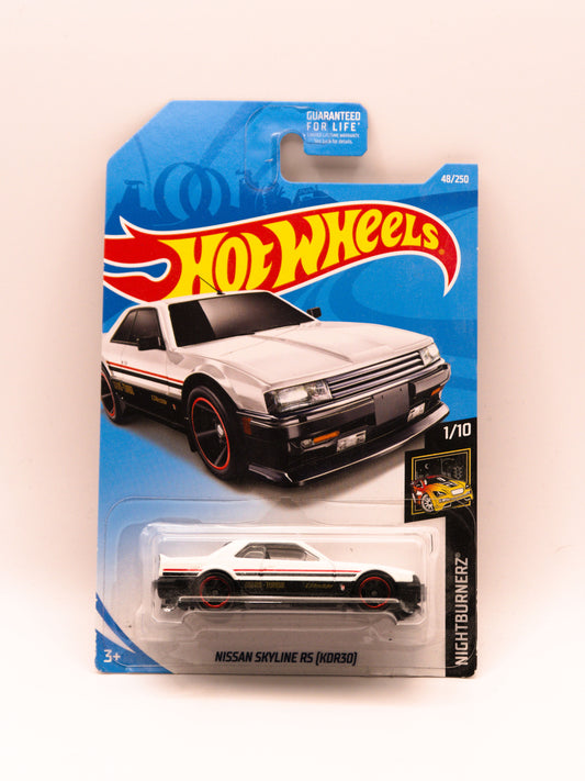 Nissan Skyline RS (KDR30) Biały