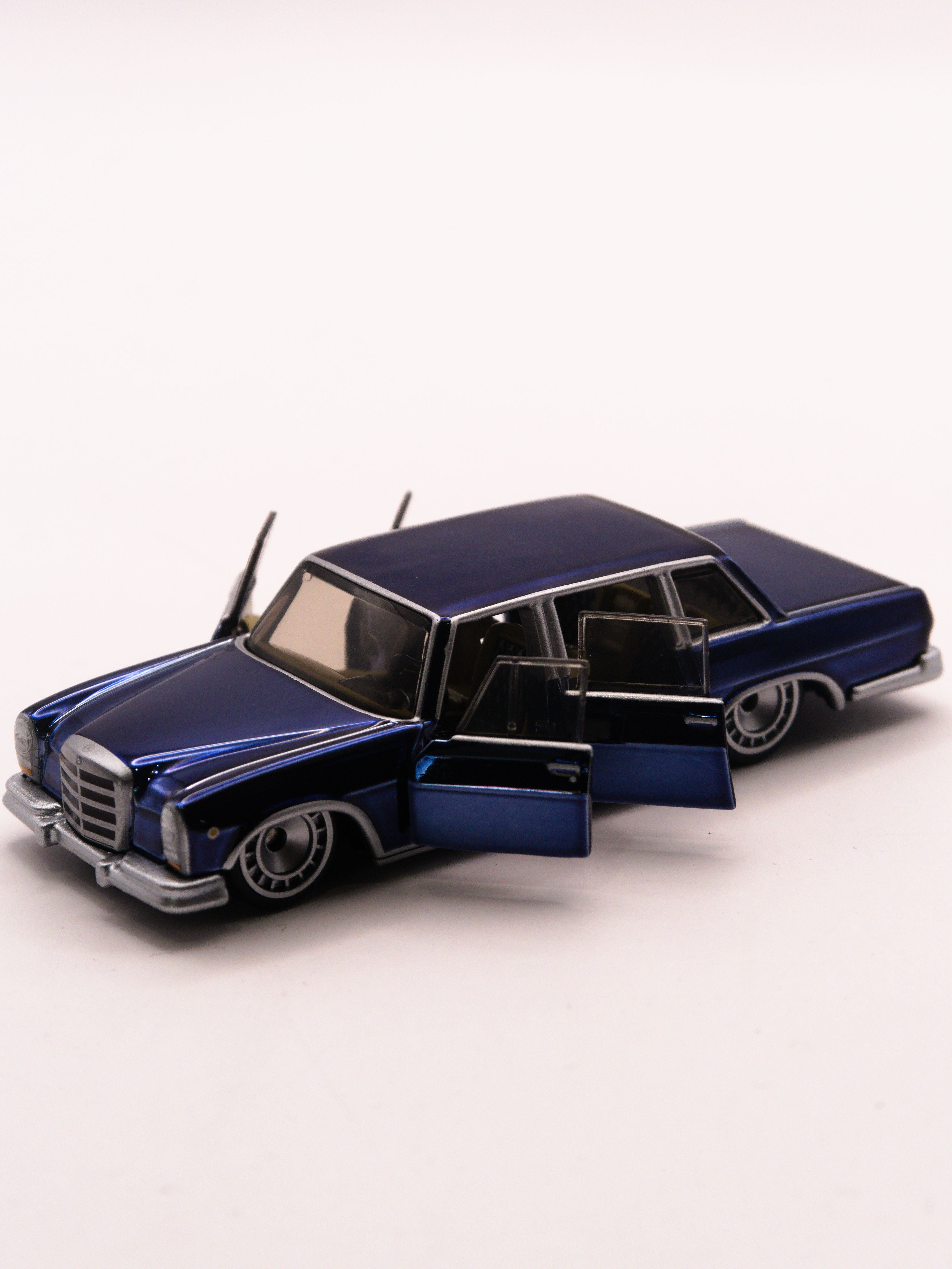 ホットウィールレッドラインクラブ - 1964 メルセデスベンツ　600 ホットウィールレッドラインクラブ - 1964 メルセデスベンツ 600