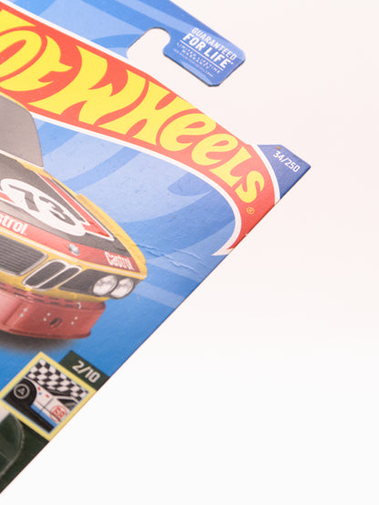 Super Treasure Hunt STH '73 BMW 3.0 CSL Race Car Złoty *Karta