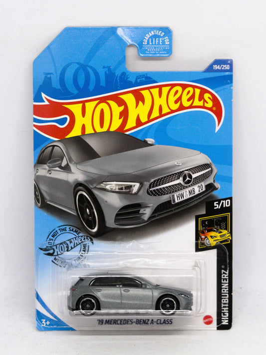 '19 Mercedes-Benz A-Klasa Szary *Uszkodzony