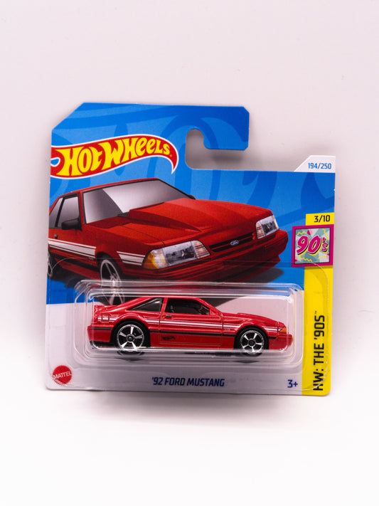 '92 Ford Mustang Czerwony