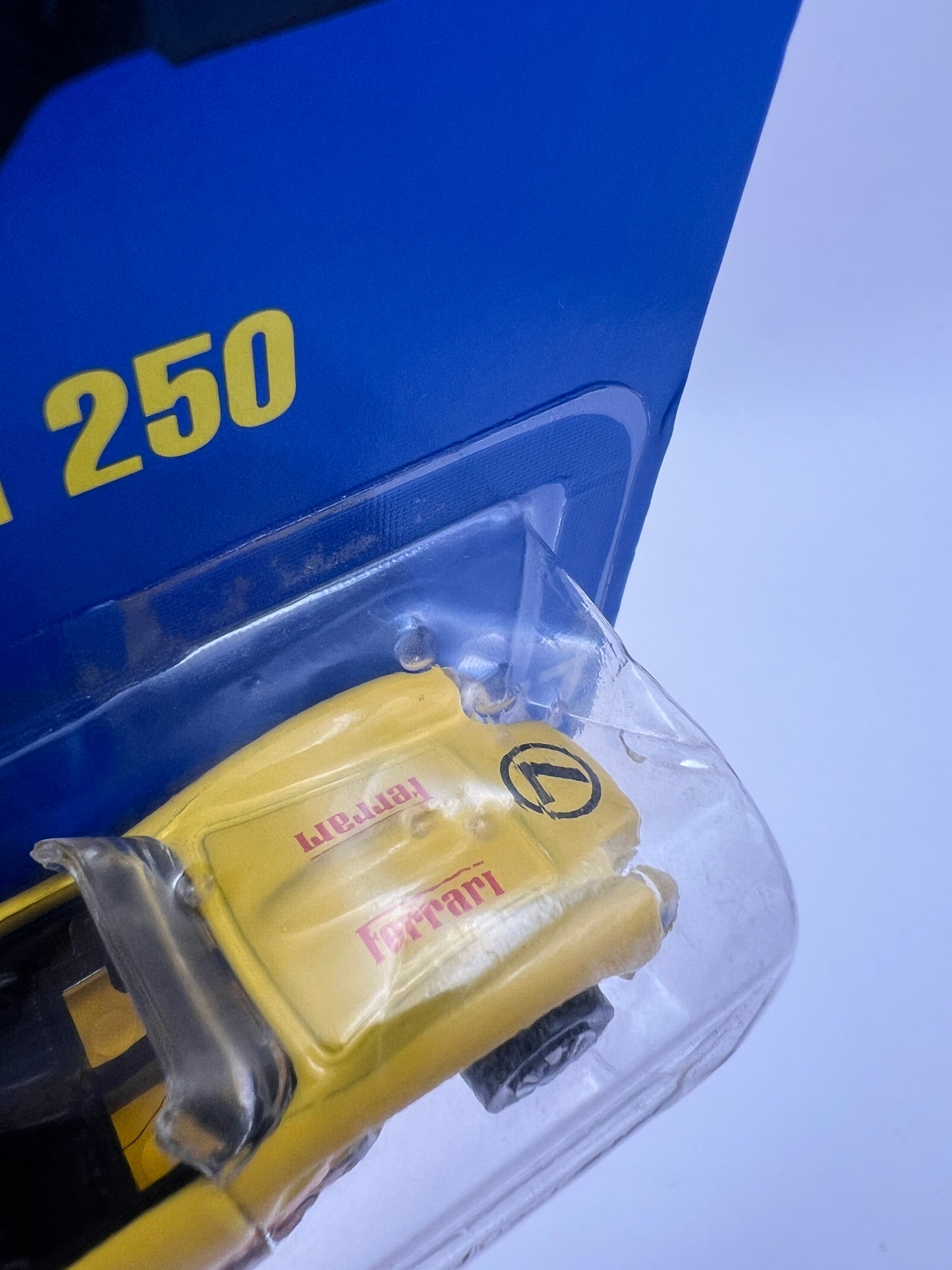 Ferrari 250 Żółty - Wariant kół BW + Chromowany Grill *Lekko uszkodzony