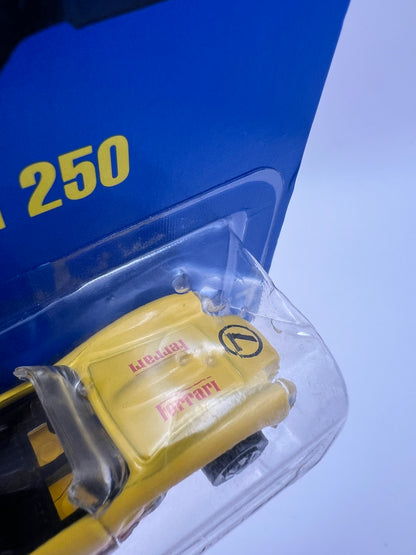 Ferrari 250 Żółty - Wariant kół BW + Chromowany Grill *Lekko uszkodzony