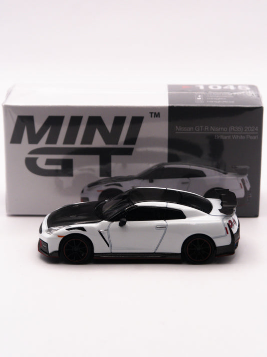 Mini GT #1045 Nissan GT-R Nismo R35 2024 Biały