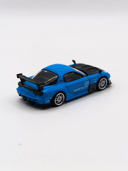 Mini GT #1046 Mazda RX-7 RE-Amemiya 20B NA 3ROTOR-7 Ama-San Go Niebieski
