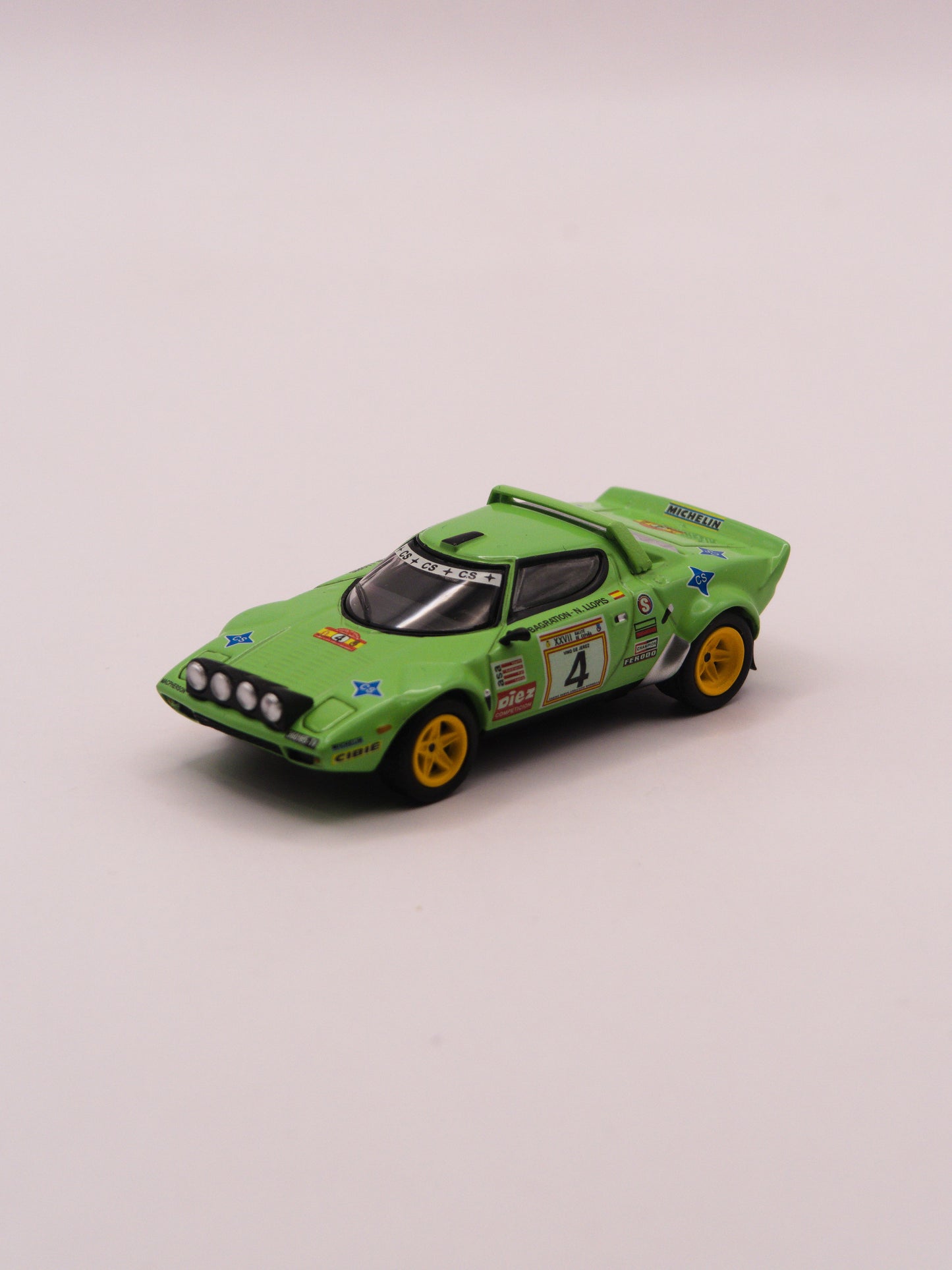 Mini GT #1050 Lancia Stratos HF #4 Spanish Rally Champion ZIelony