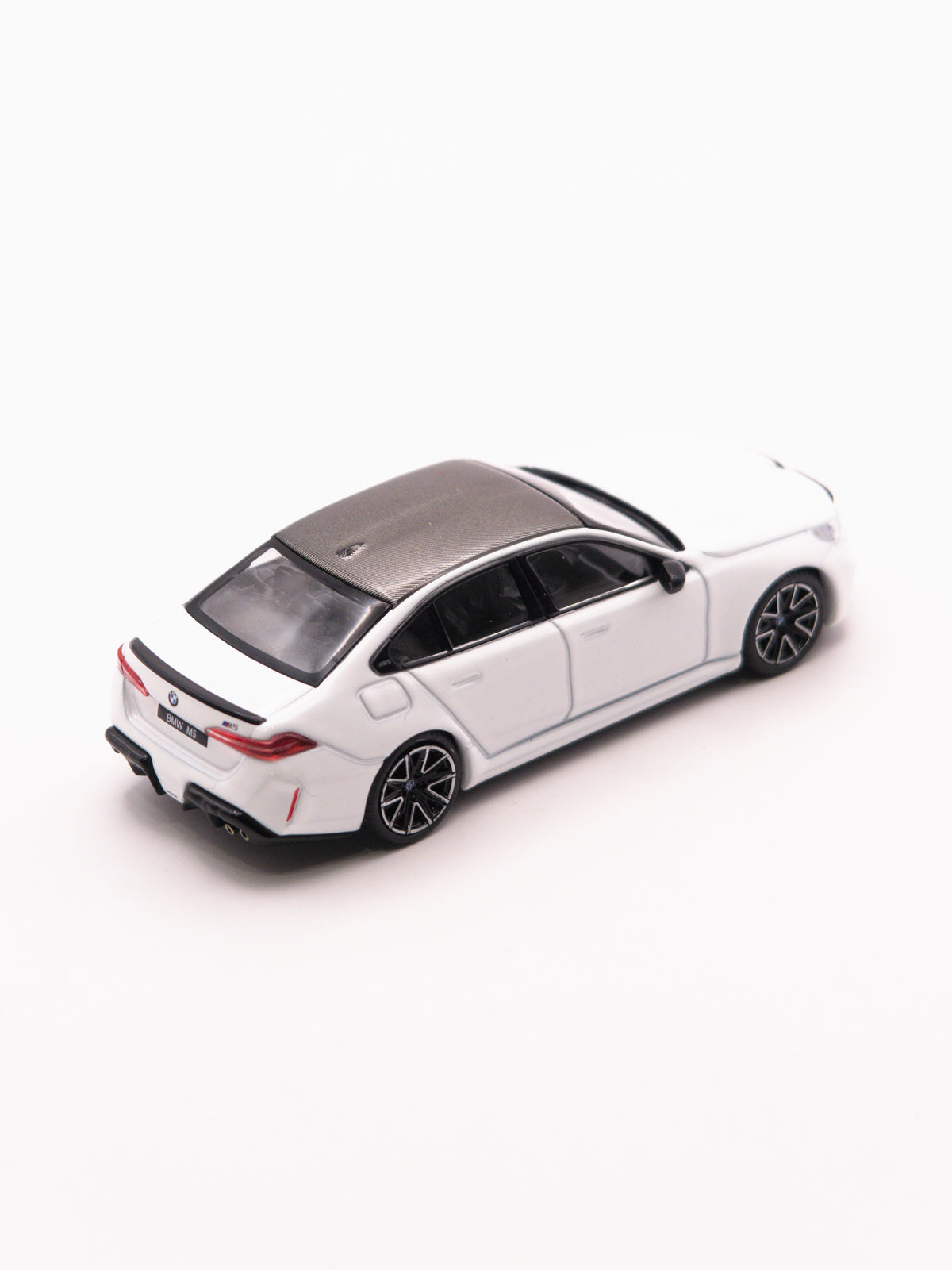 Mini GT #1092 BMW M5 Biały *BLISTER