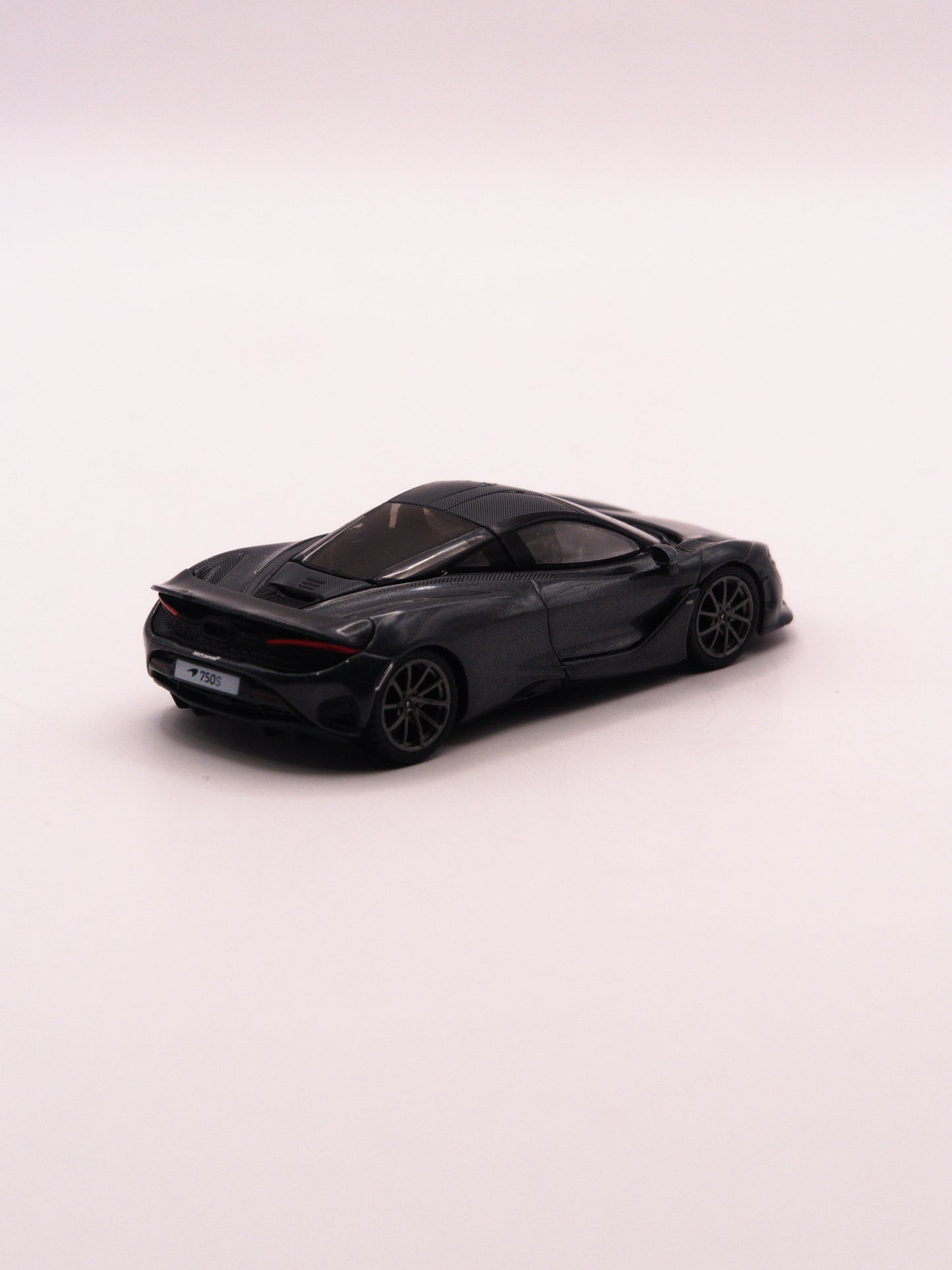 Mini GT #815 McLaren 750S Szary