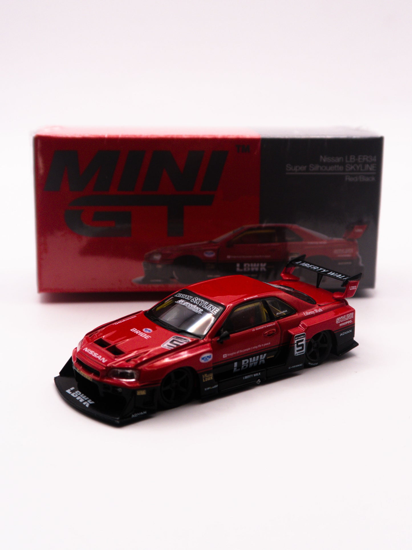 MiniGT #843 Nissan LBWK LB-ER34 Super Silhouette SKYLINE Czerwony Czarny