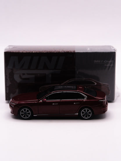 Mini GT #952 BMW i7 xDrive60 Czerwony