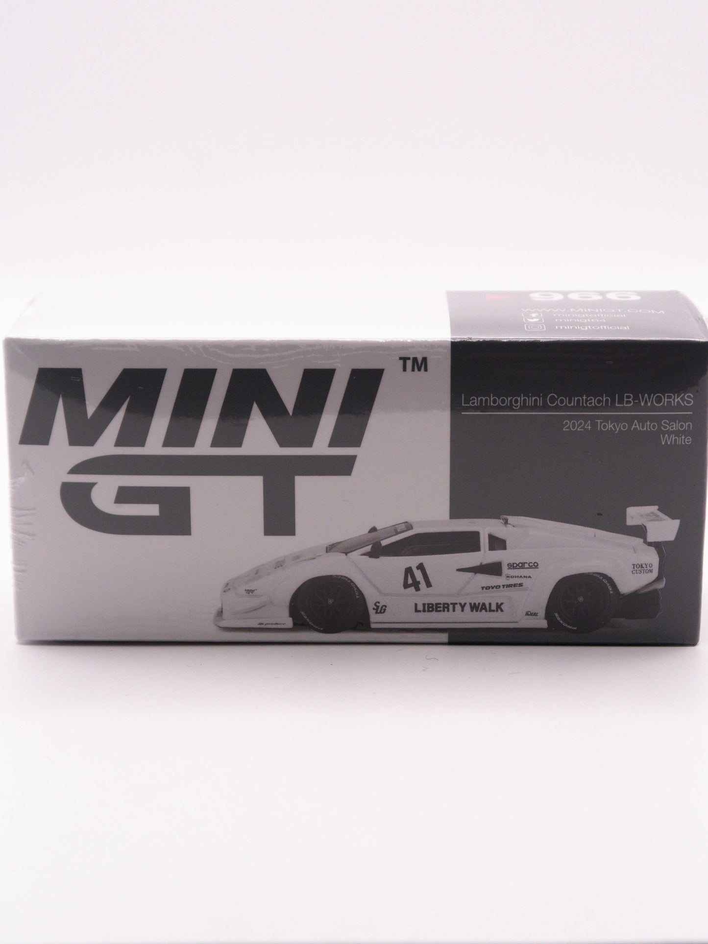 Mini GT #966 Lamborghini Countach LB-WORKS Biały