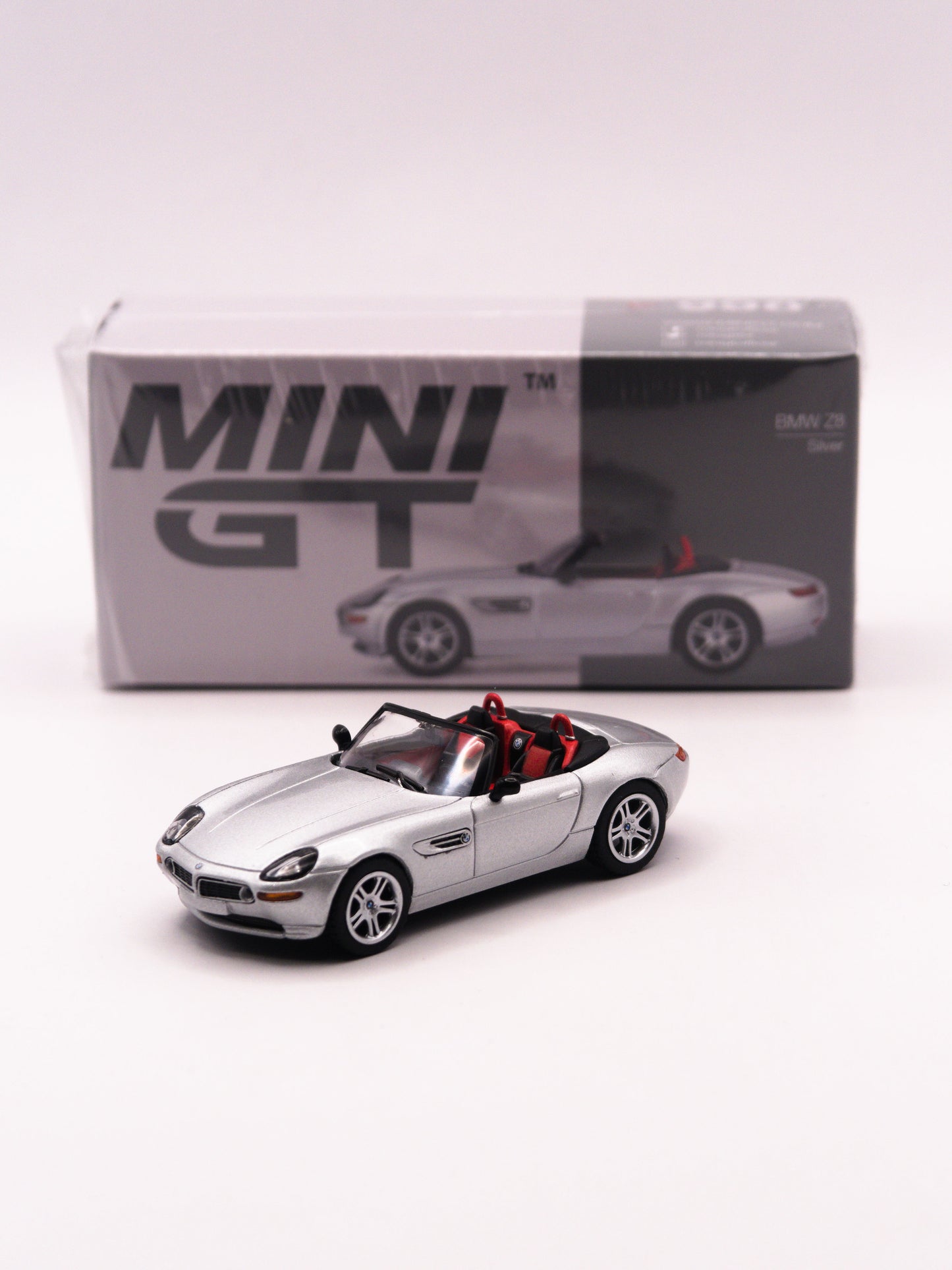 Mini GT #998 BMW Z8 Srebrny