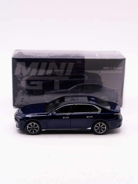 Mini GT #1111 BMW i7 xDrive60 Niebieski *Pudełko - OTWARTY!