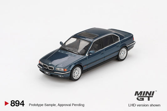 PRESALE Mini GT #894 BMW 750 iL Niebieski